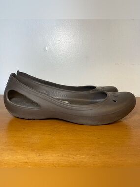Crocs Women’s 10 Kadee Espresso Brown Ballet Flats Slip On Shoes Cutout Comfort